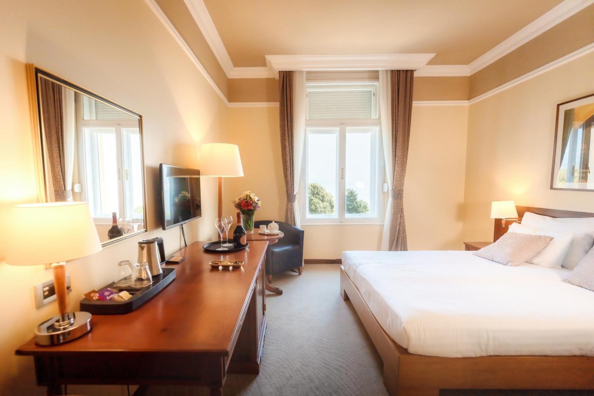 Bristol Hotel オパティヤ エクステリア 写真