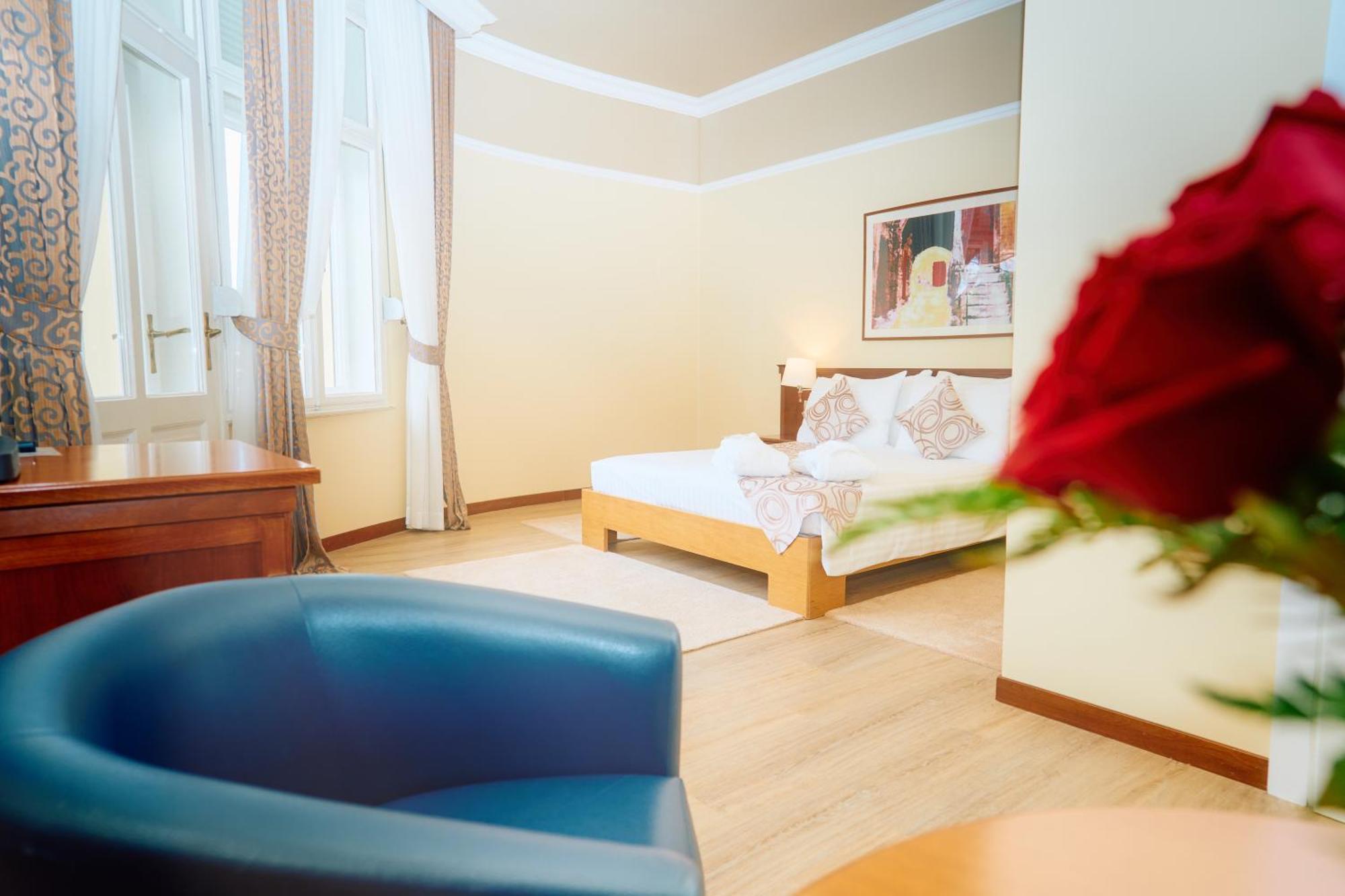 Bristol Hotel オパティヤ エクステリア 写真