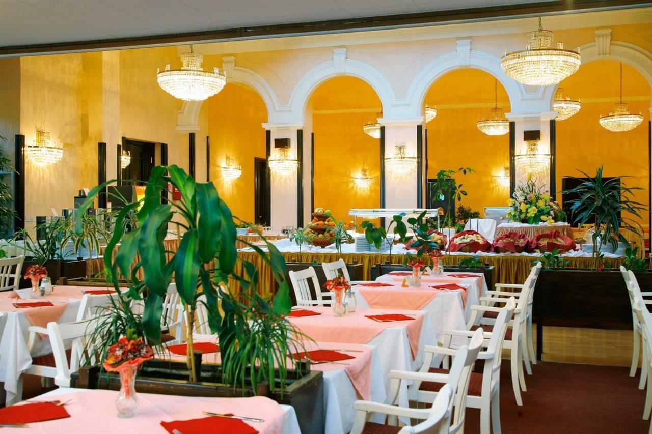 Bristol Hotel オパティヤ エクステリア 写真